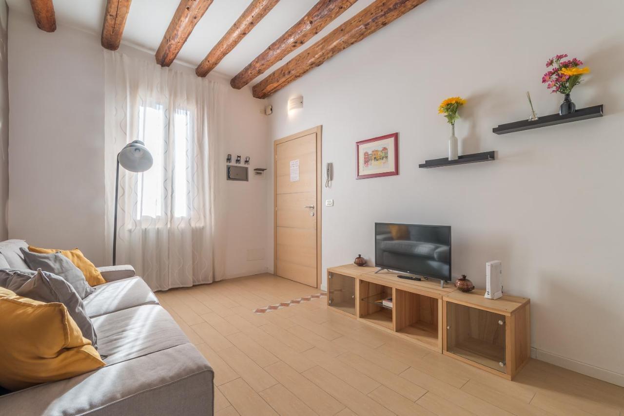 Casa Masa Close To @s.lucia Train Station Apartament *